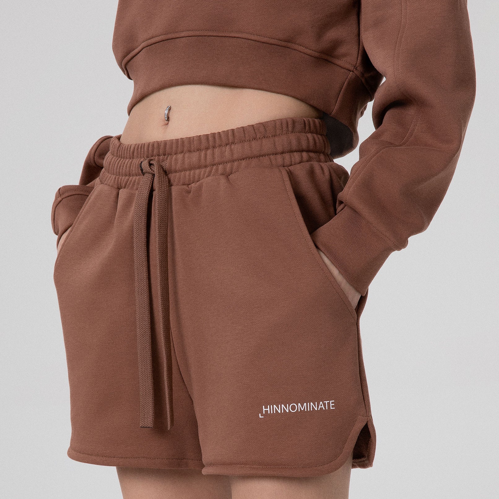 SHORTS CORTO IN FELPA CON SPACCHETTI LATERALI