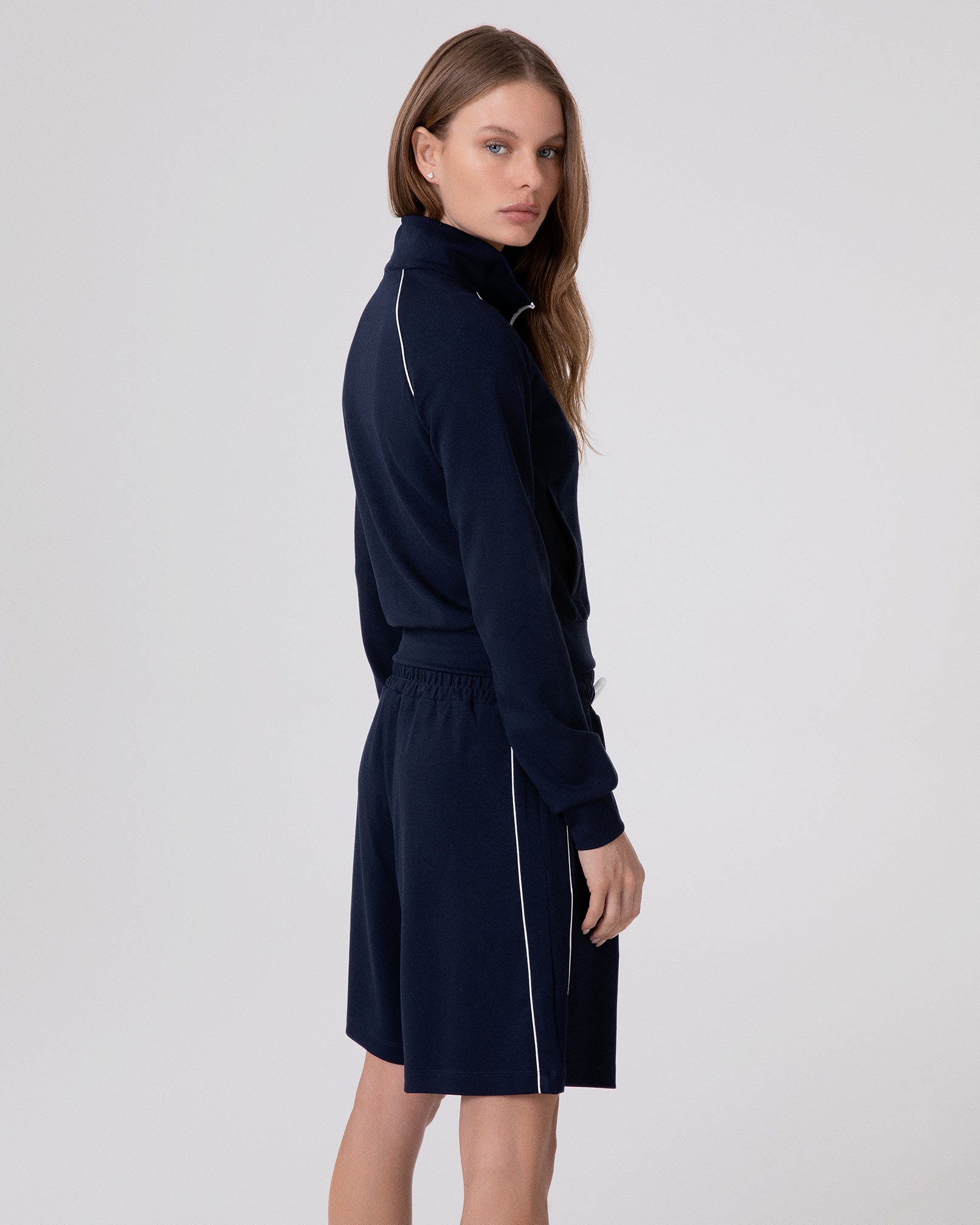 SHORT FULL ZIP RAGLAN SWEATSHIRT IN VISCOSE WITH CONTRAST PIPING AND ZIP
