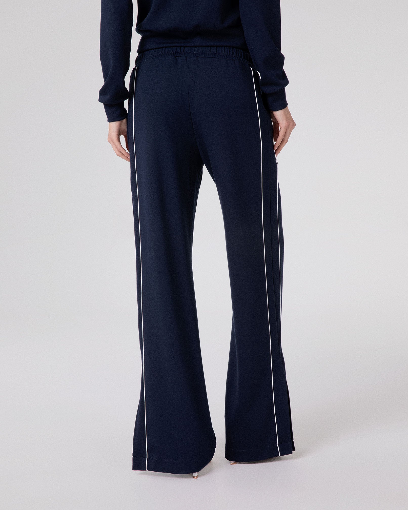 PANTALONE DRITTO IN VISCOSA CON PIPING E SPACCHI AL FONDO