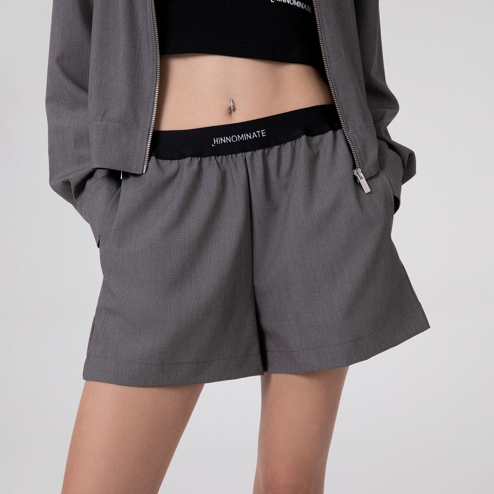 SHORTS CON ELASTICO IN VITA