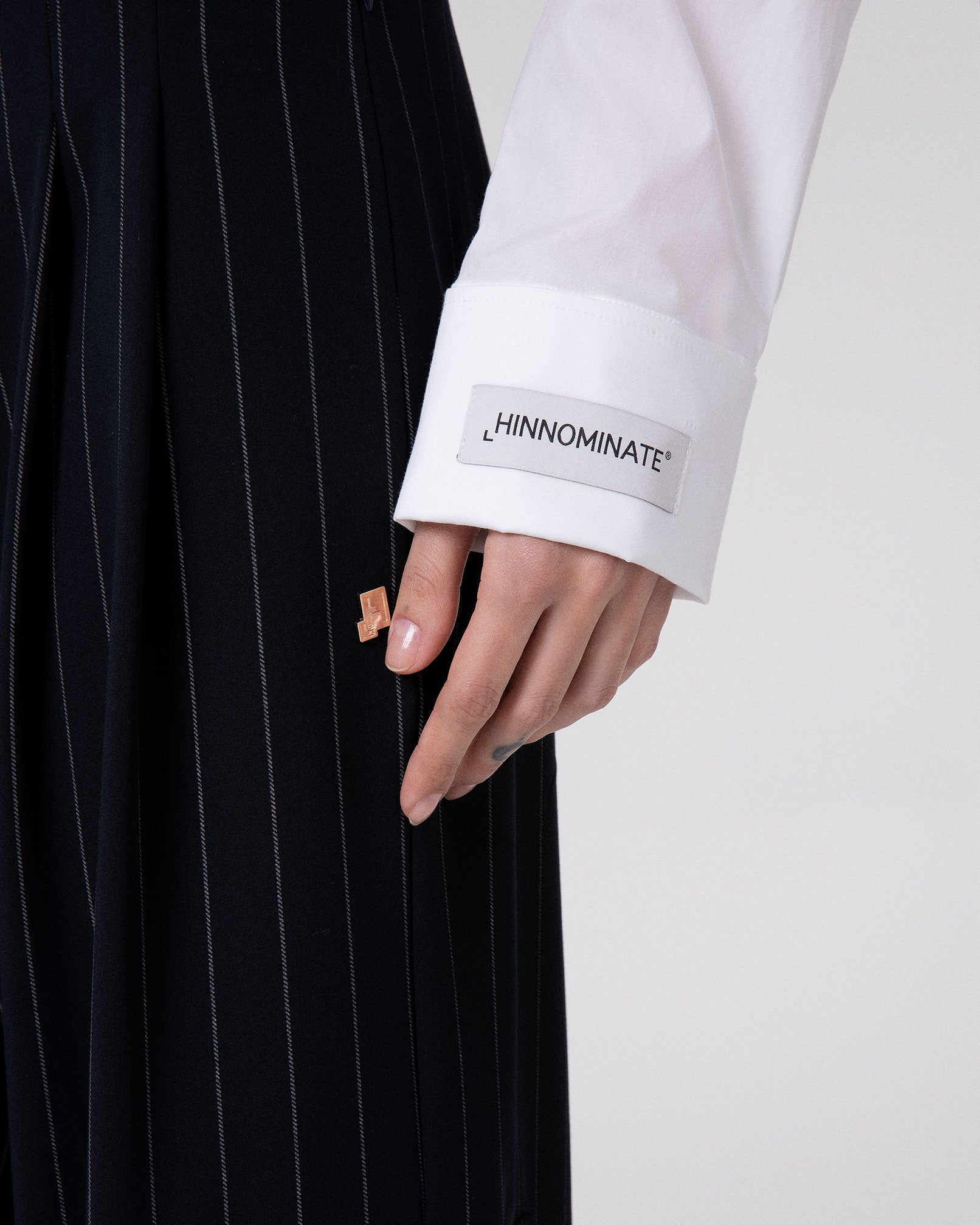 CAMICIA CORTA CON ELASTICO AL FONDO E POLSO ALTO RIGIRATO