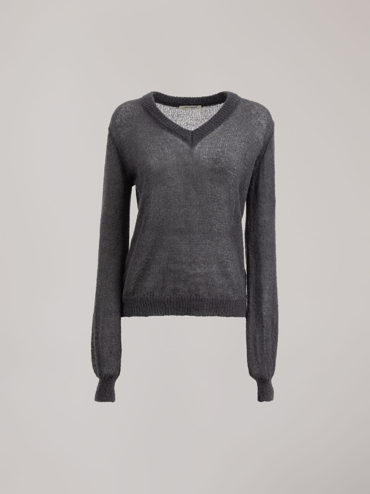 MAGLIA CON SCOLLLO A "V" IN MOHAIR