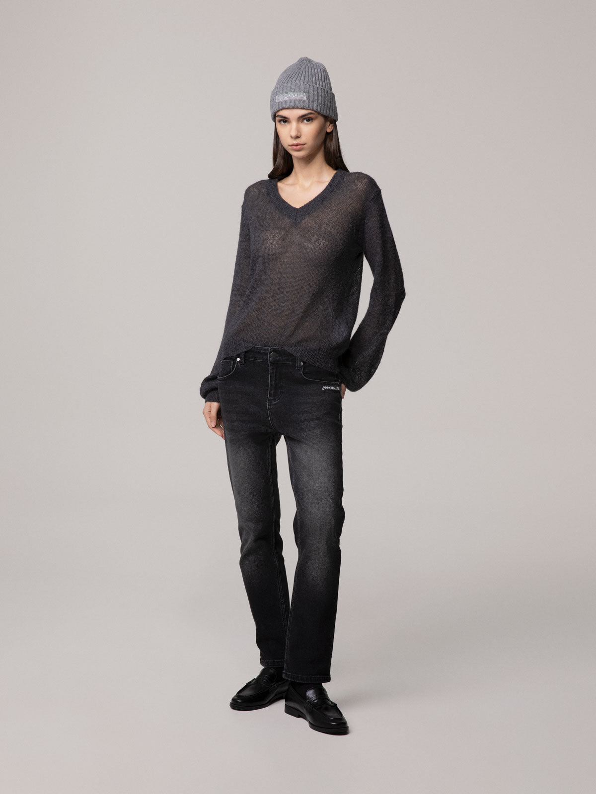 MAGLIA CON SCOLLLO A "V" IN MOHAIR