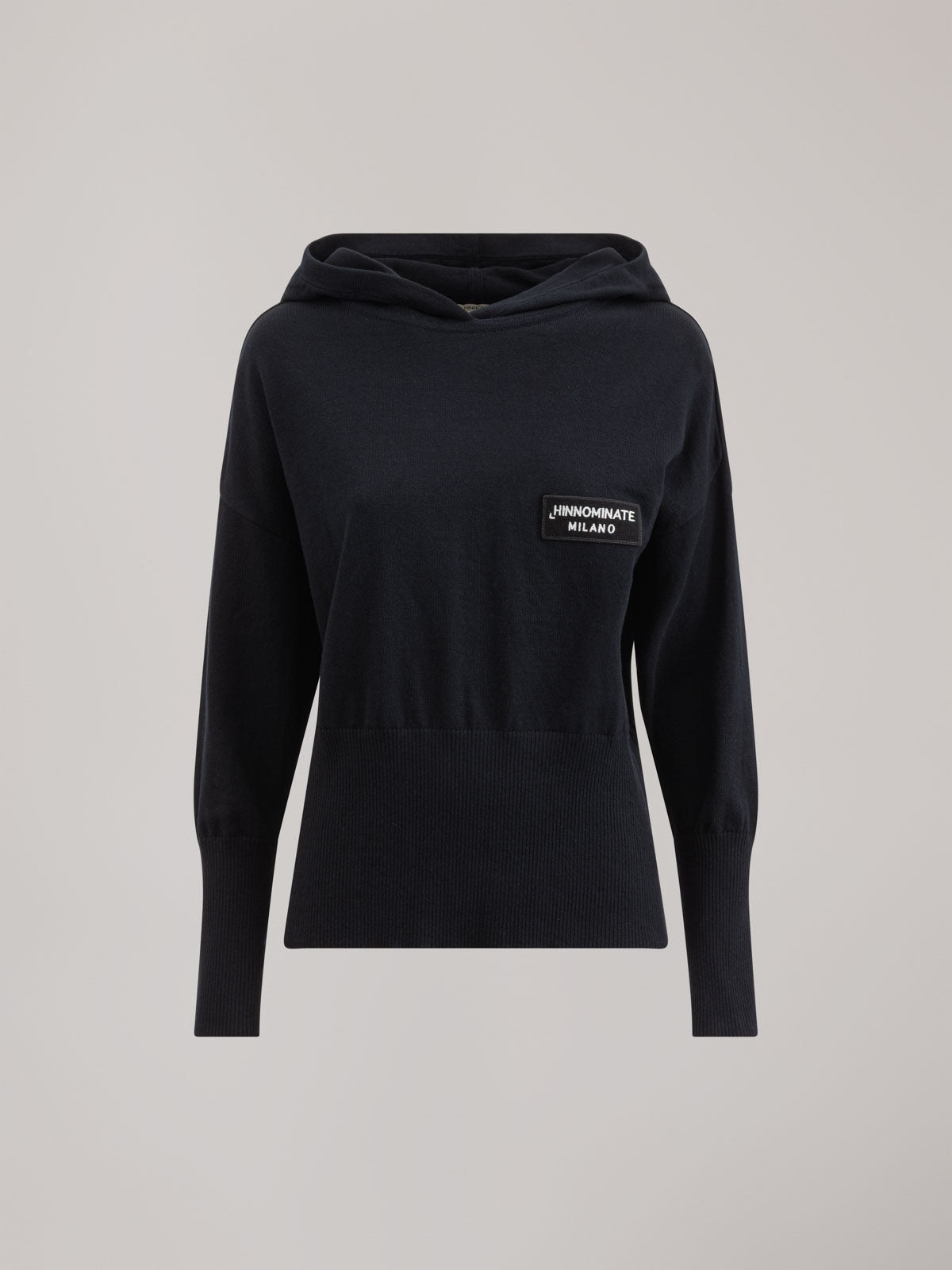 MAGLIA CON CAPPUCCIO