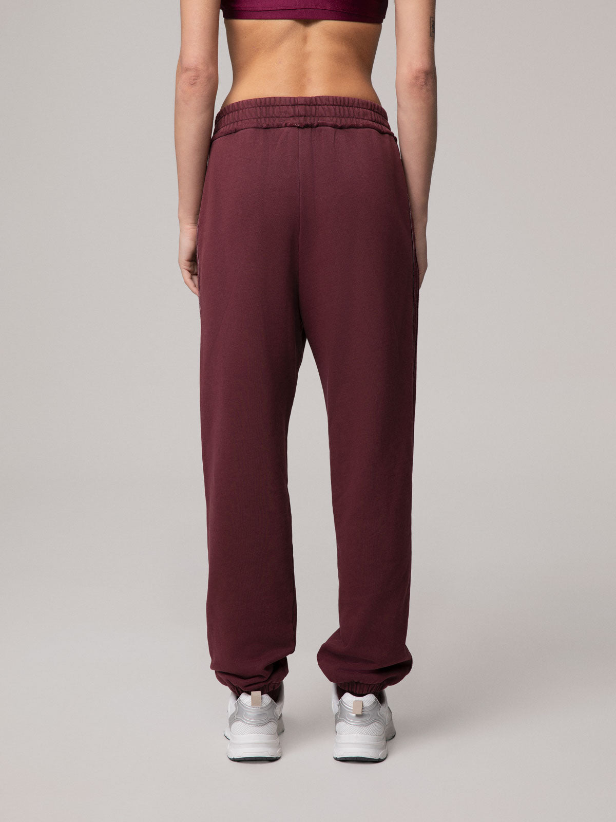 PANTALONE BASICO TINTO CON PARTI A ROVESCIO