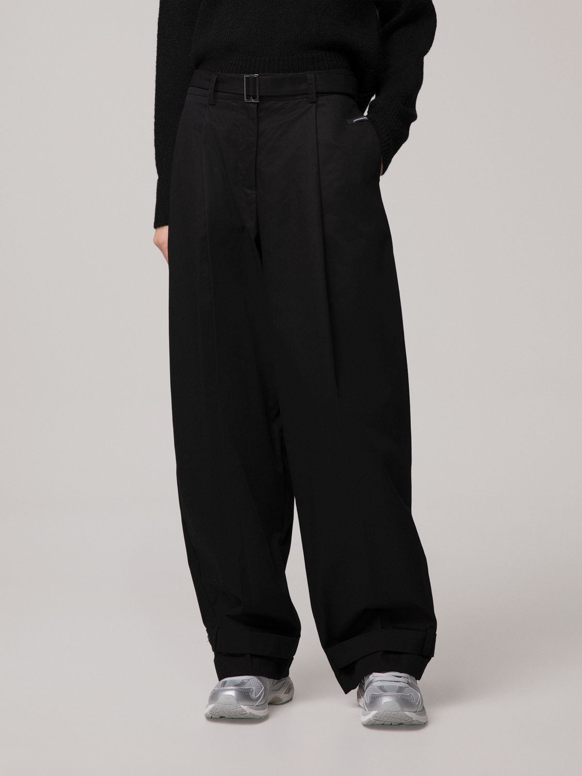 PANTALONE IN COTONE CON CINTURINO