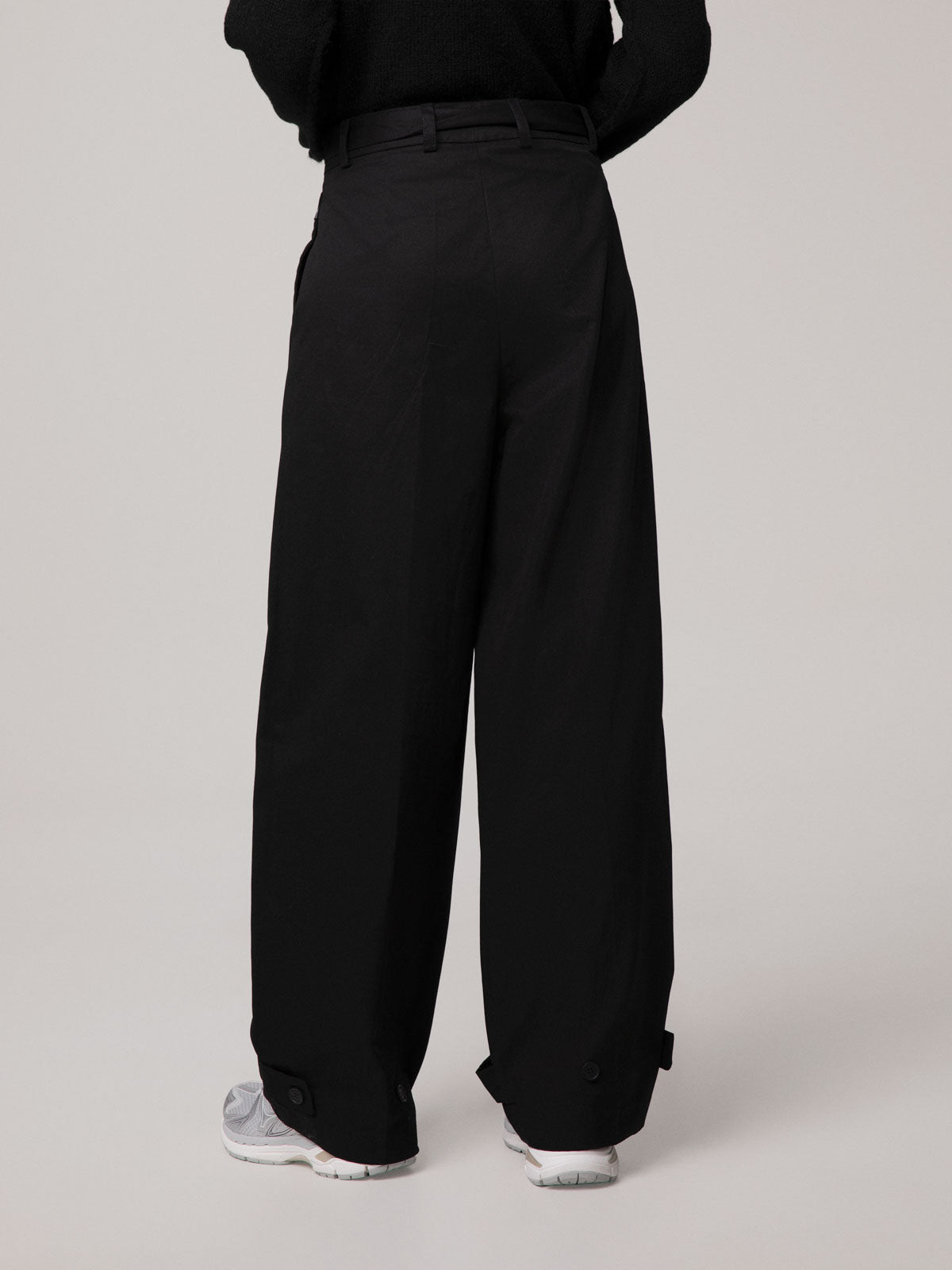PANTALONE IN COTONE CON CINTURINO