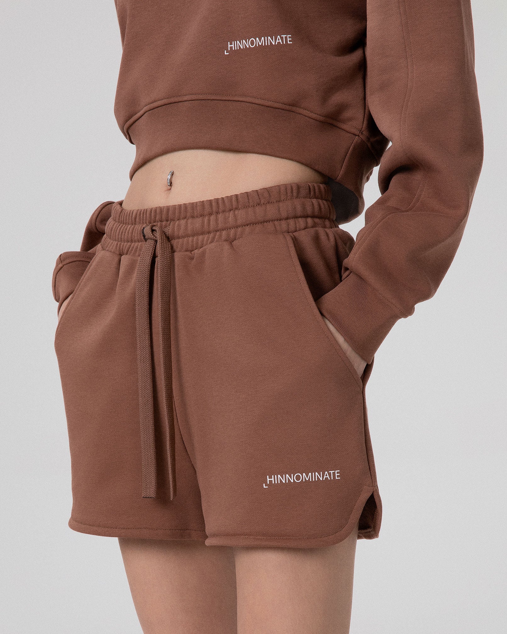 SHORTS CORTO IN FELPA CON SPACCHETTI LATERALI