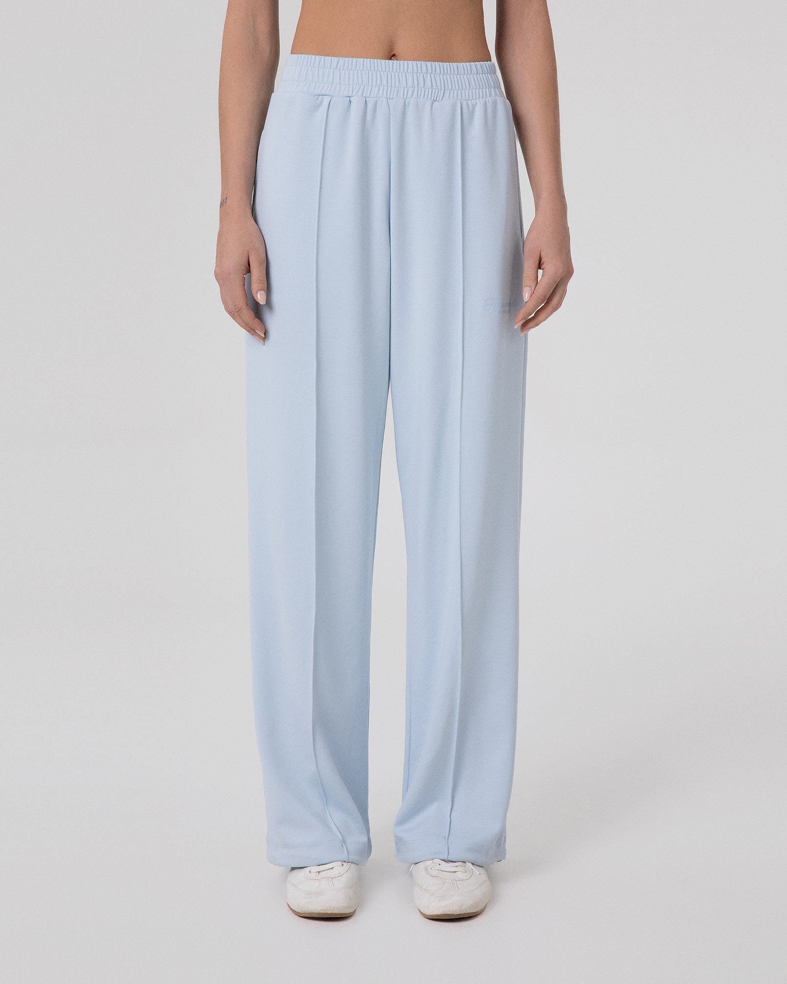 PANTALONE IN VISCOSA MORBIDO CON NERVATURE SUL DAVANTI
