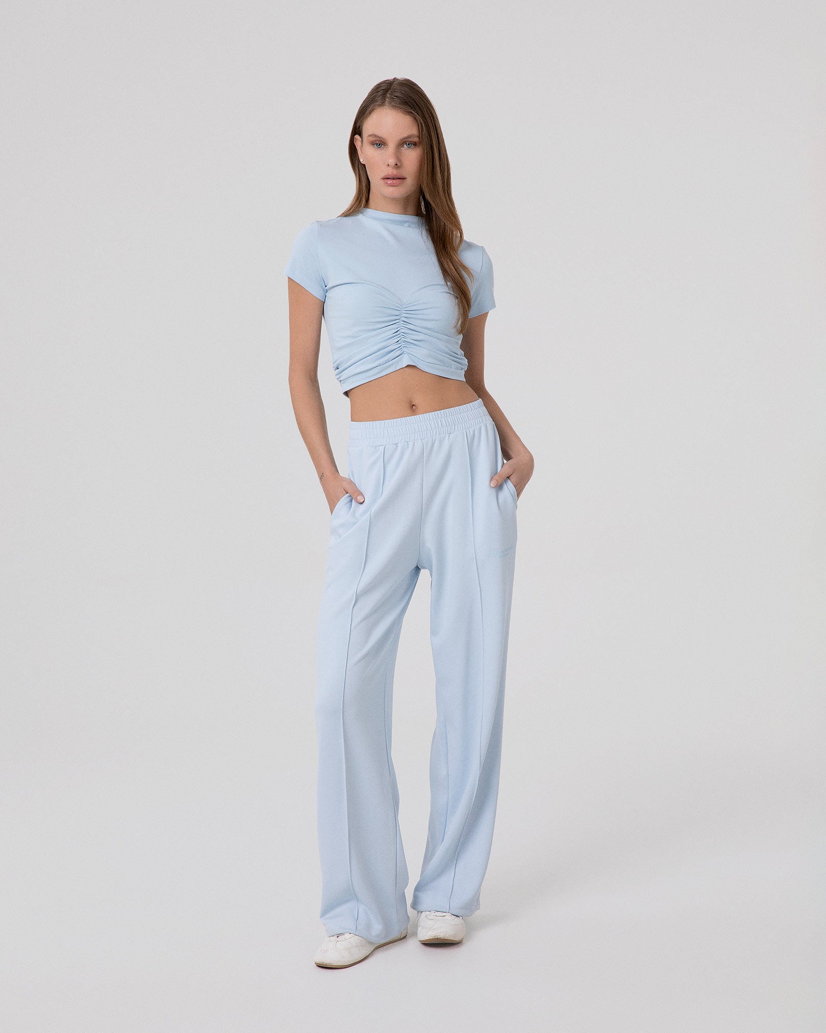 T-SHIRT IN BIELASTICO CON ARRICCIATURE DAVANTI