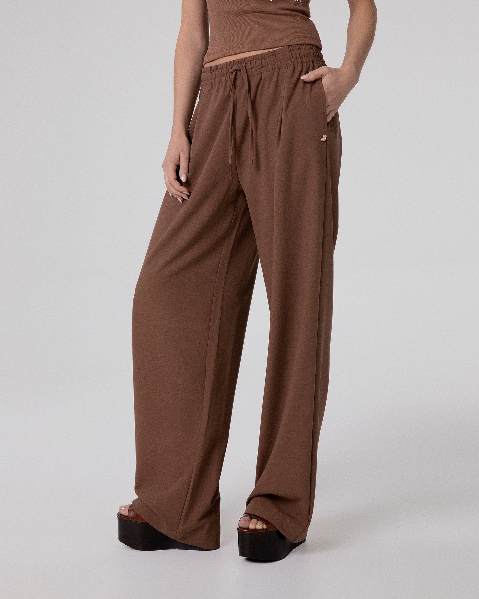 PANTALONE OVER CON PENCES E COULISSE