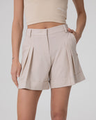 SHORTS CON RISVOLTO E PENCES