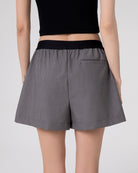 SHORTS CON ELASTICO IN VITA