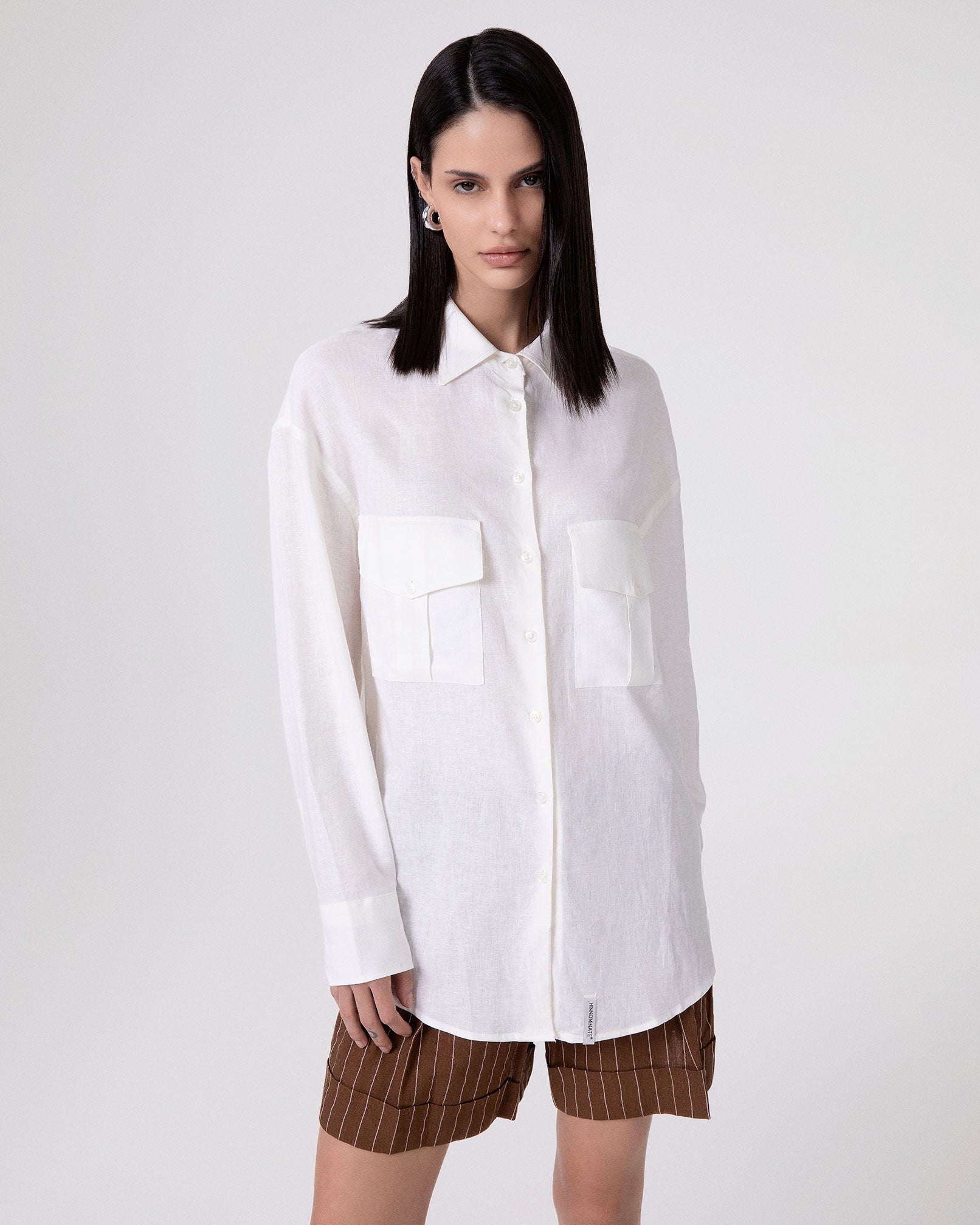 CAMICIA IN LINO CON TASCHE FRONTALI