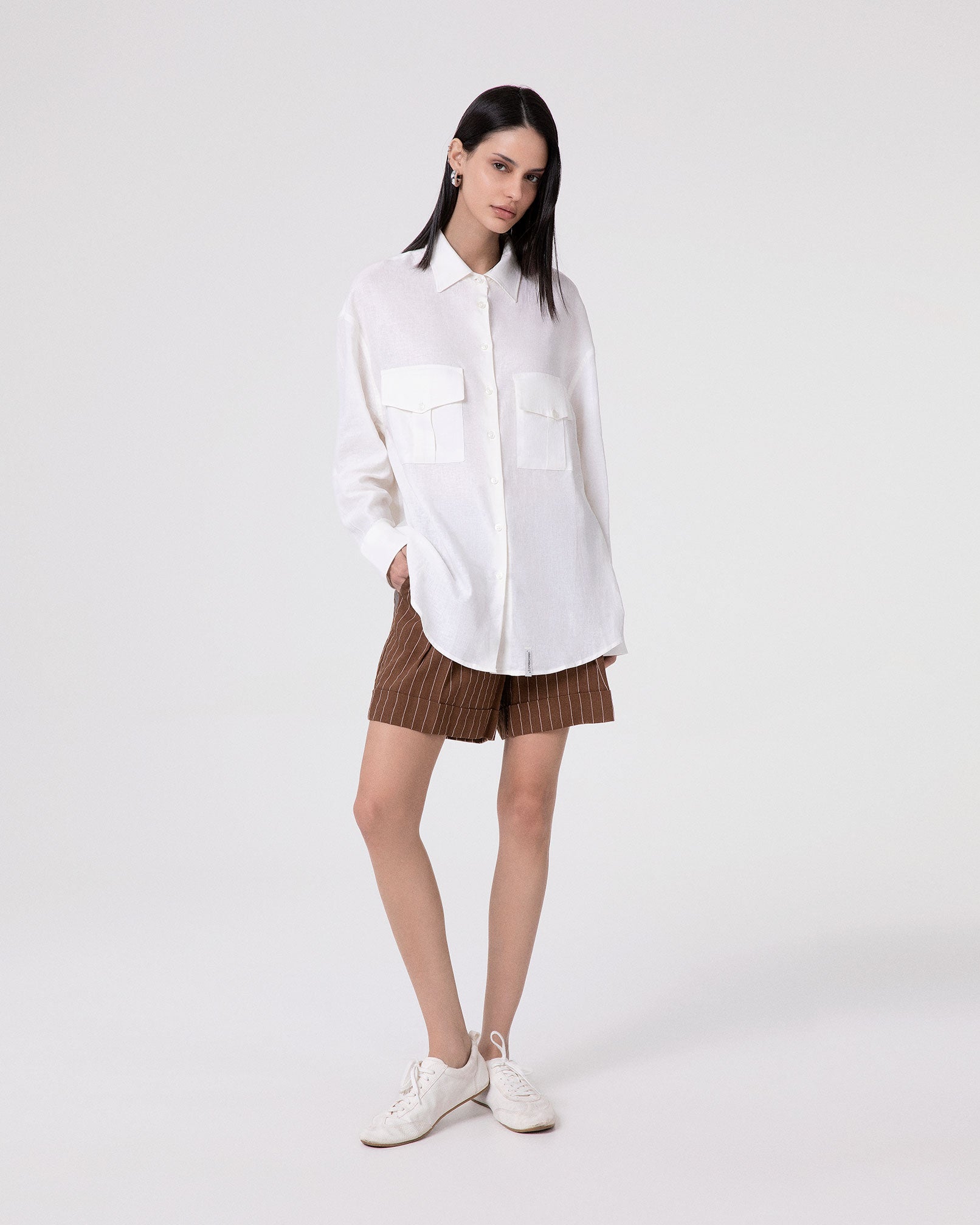 CAMICIA IN LINO CON TASCHE FRONTALI