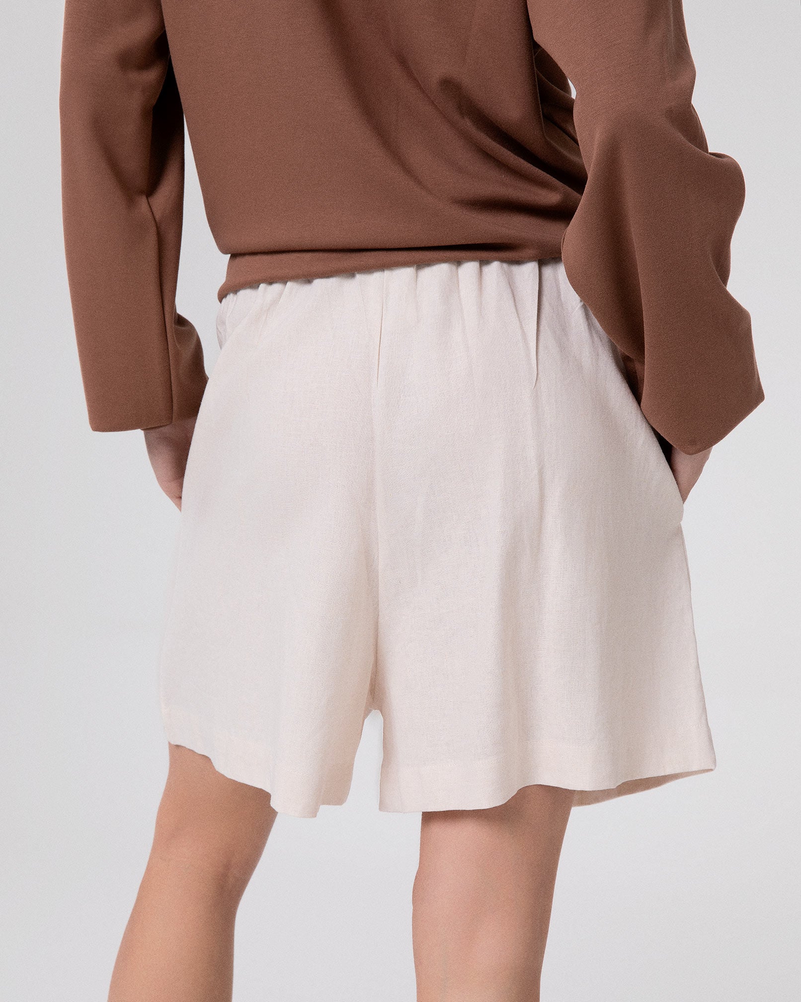 SHORTS IN LINO