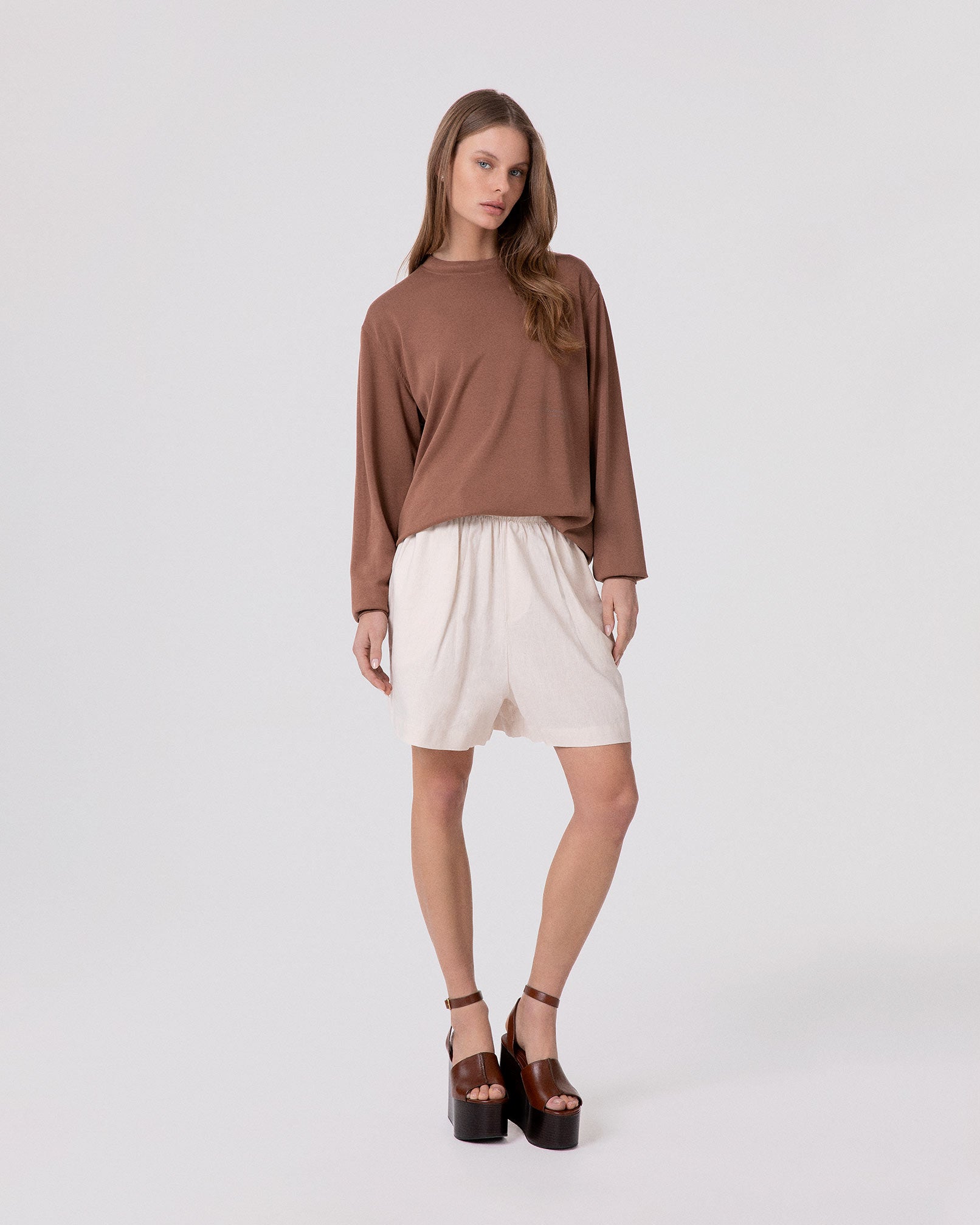 SHORTS IN LINO