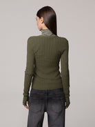 CARDIGAN IN MAGLIA CON SCOLLO A "V"