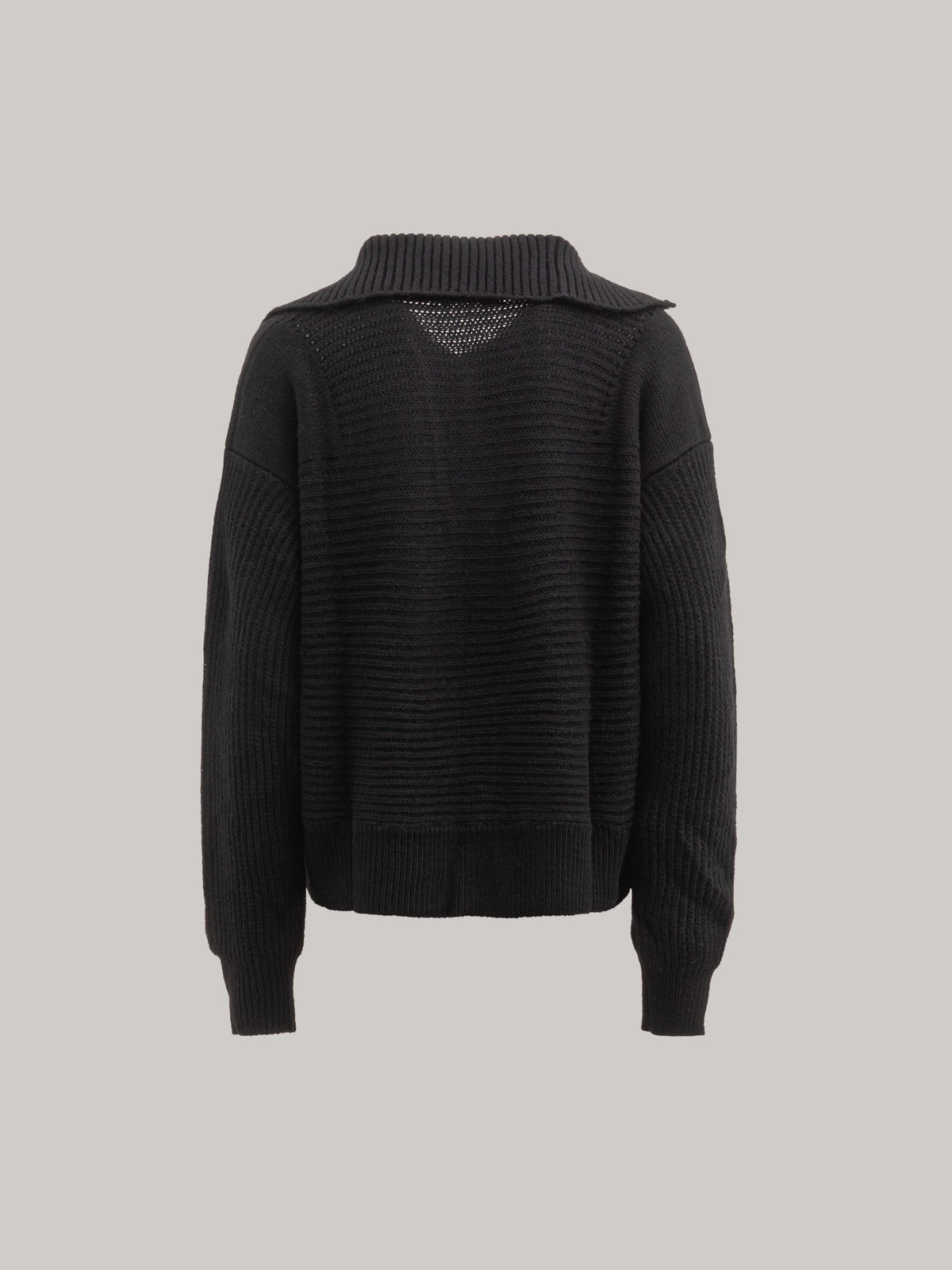MAGLIA CON COLLO ALTO