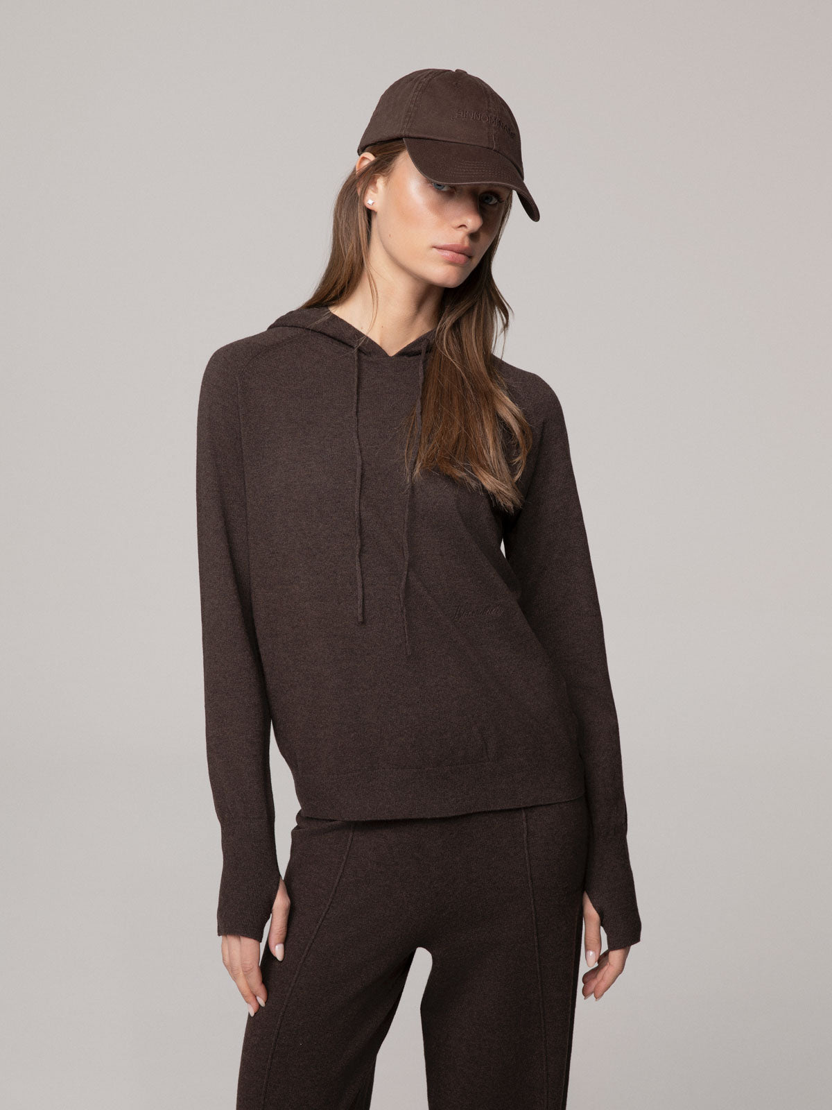 MAGLIA CAPPUCCIO CON RICAMO