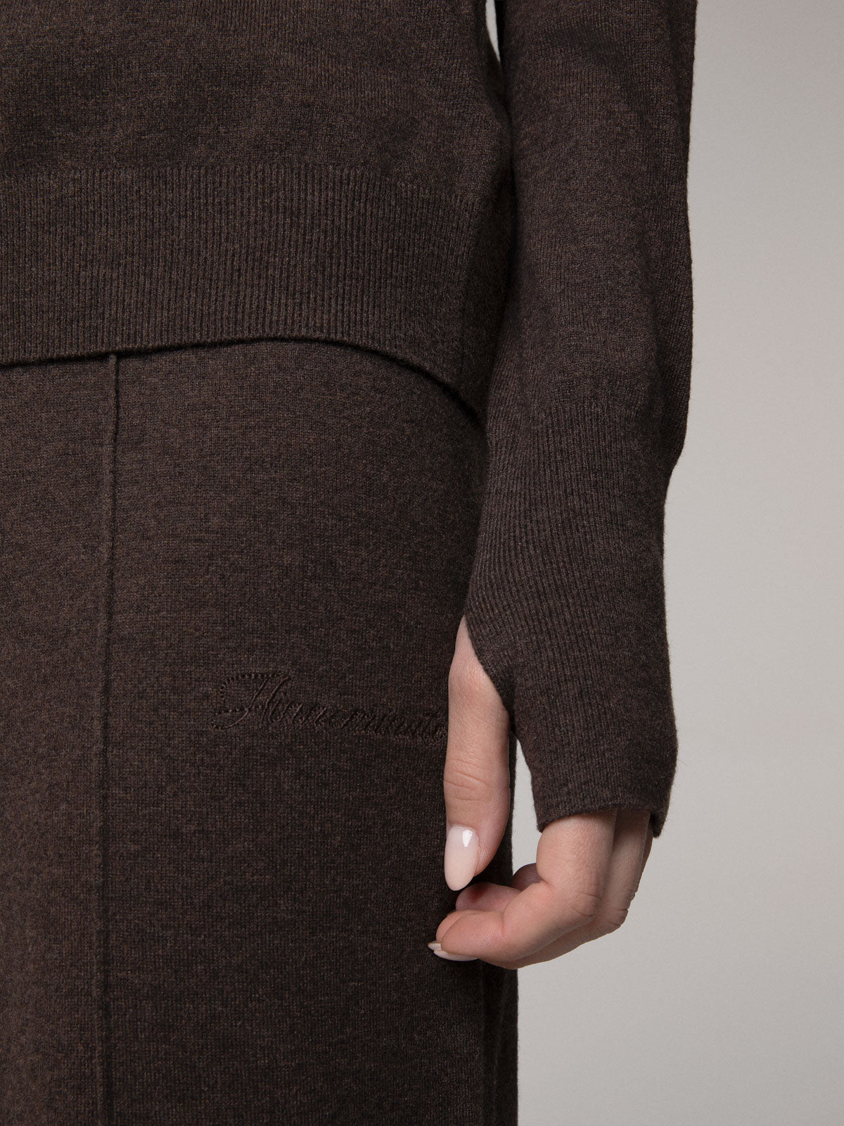 MAGLIA CAPPUCCIO CON RICAMO