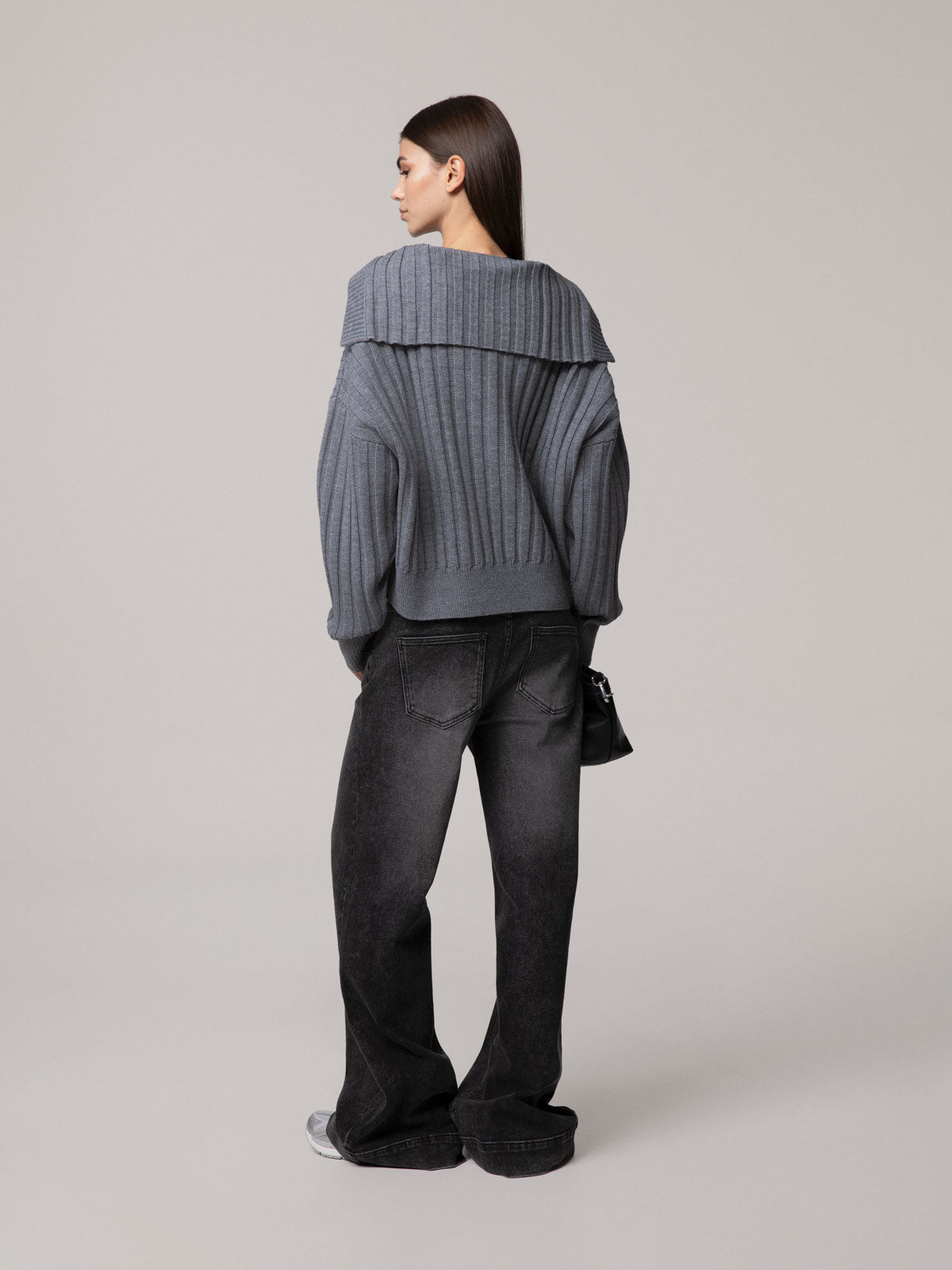 MAGLIA A COSTE CON COLLO MARINAIO