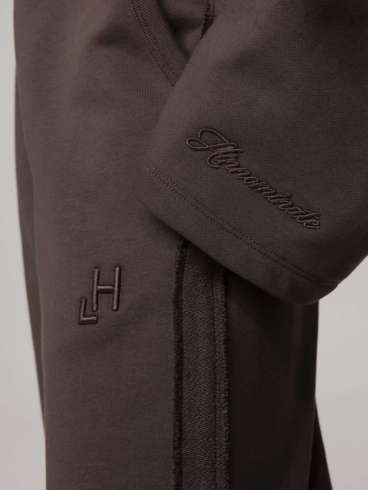 PANTALONE BASICO CON PARTI A ROVESCIO
