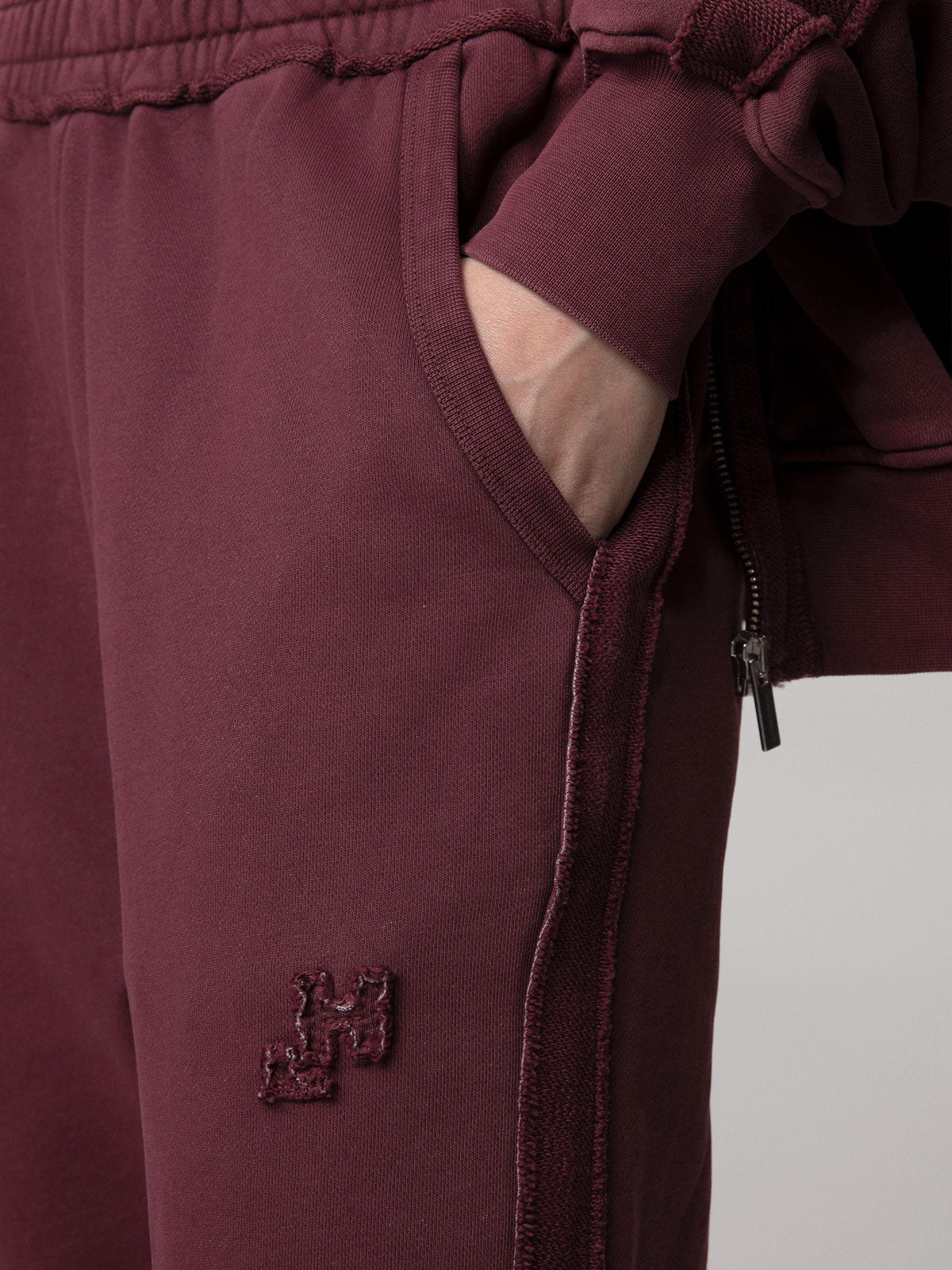 PANTALONE BASICO TINTO CON PARTI A ROVESCIO