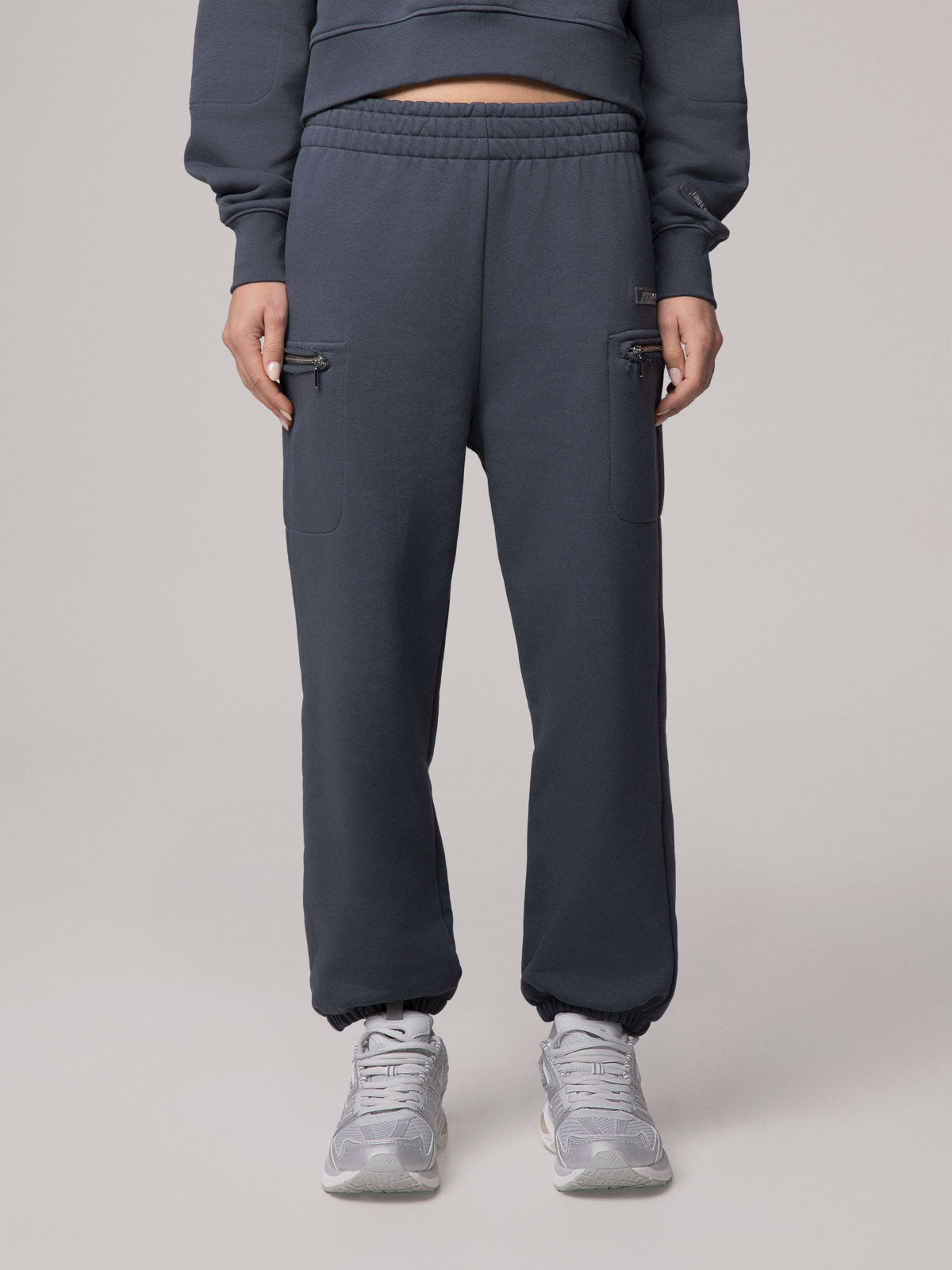 PANTALONI IN FELPA CON TASCONI