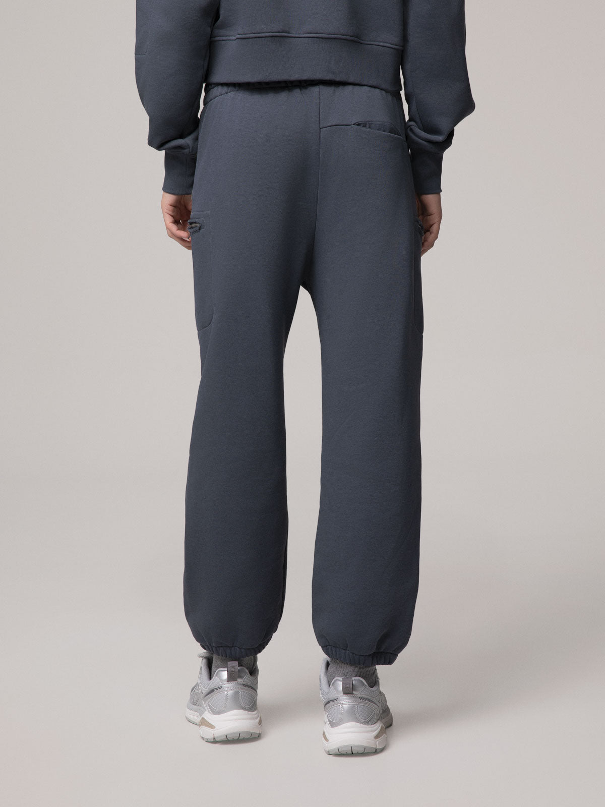 PANTALONI IN FELPA CON TASCONI