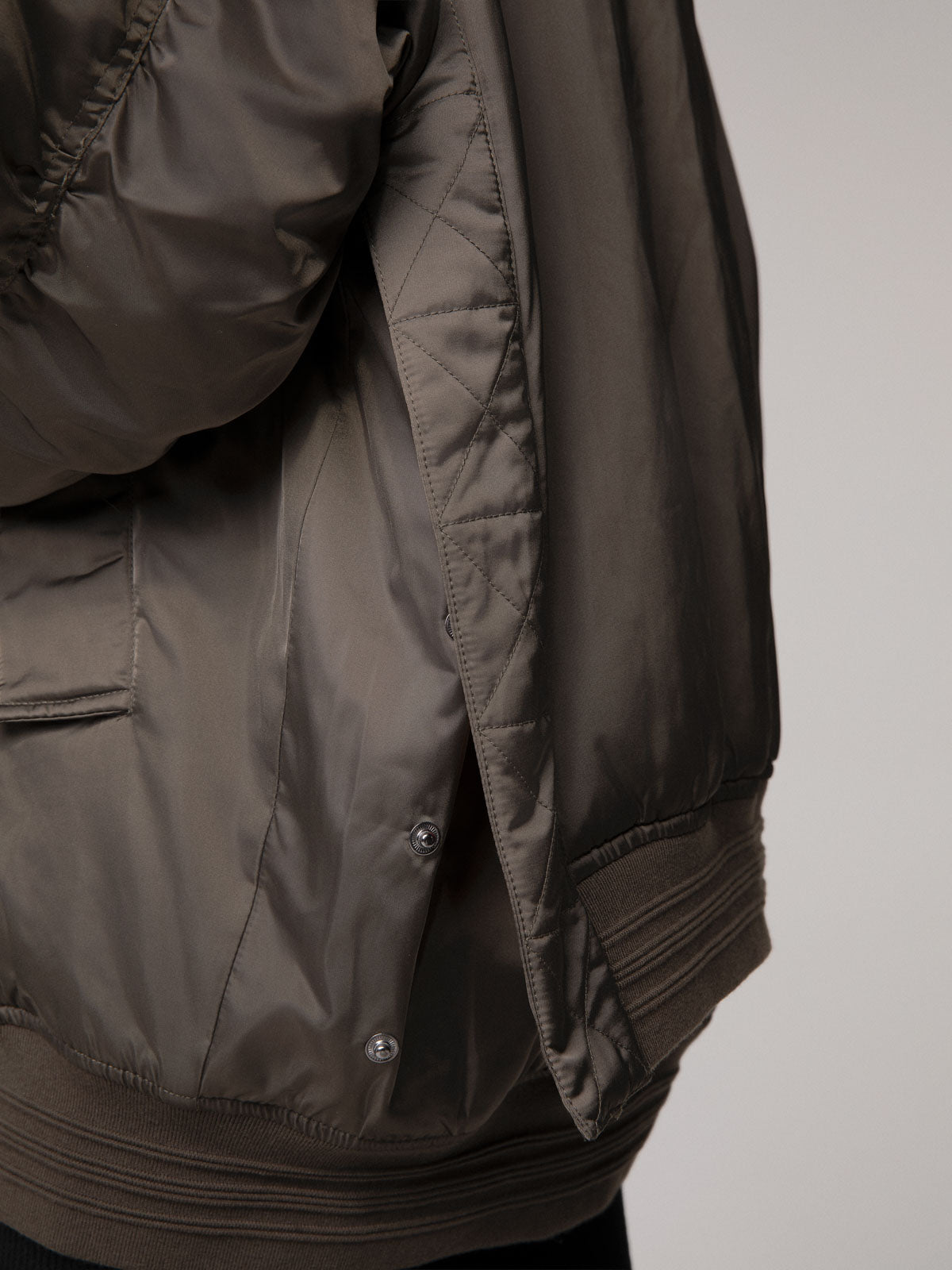 BOMBER OVERSIZE IN NYLON